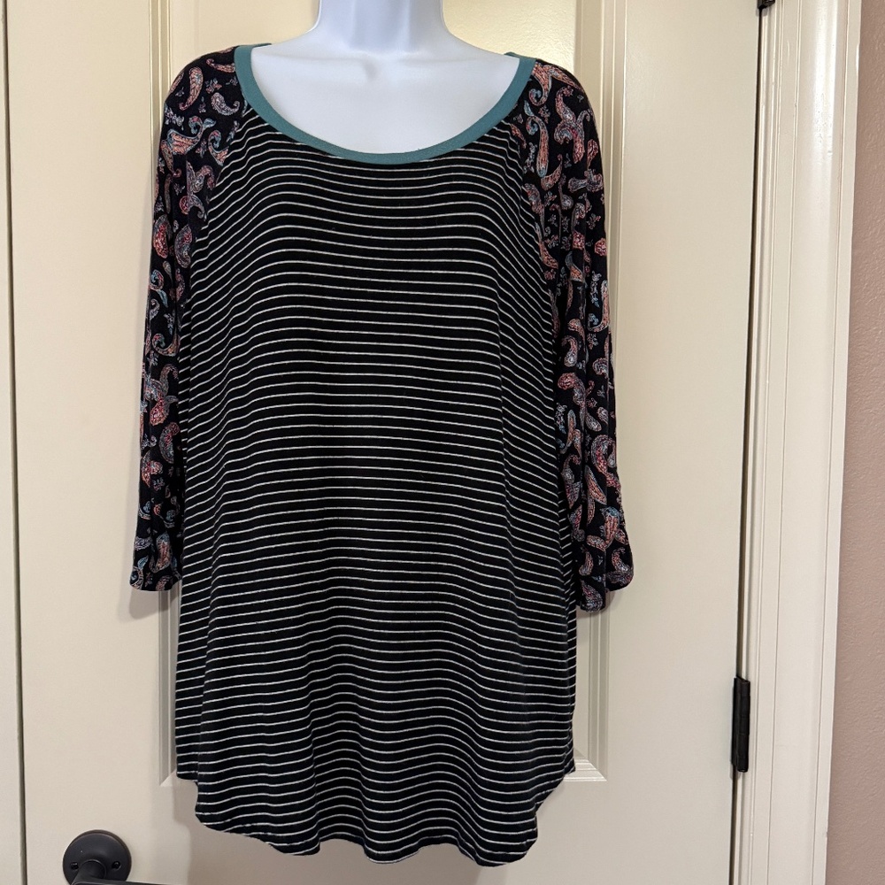 Maurice's 3/4 sleeve top size XL - Picture 1 of 7